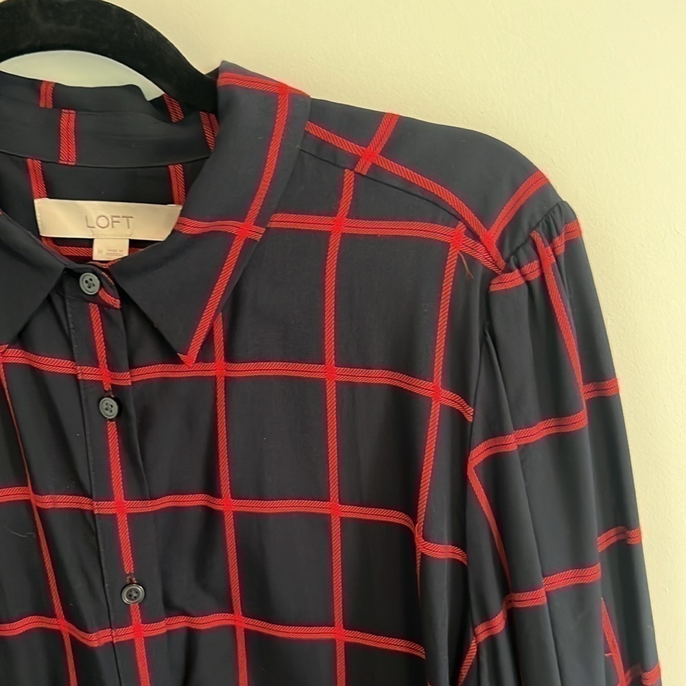 Loft buttoned down black and red top - size medium - Picture 2 of 8